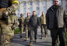 यूक्रेन के राष्ट्रपति जेलेंस्की ने खेरसोन का दौरा किया