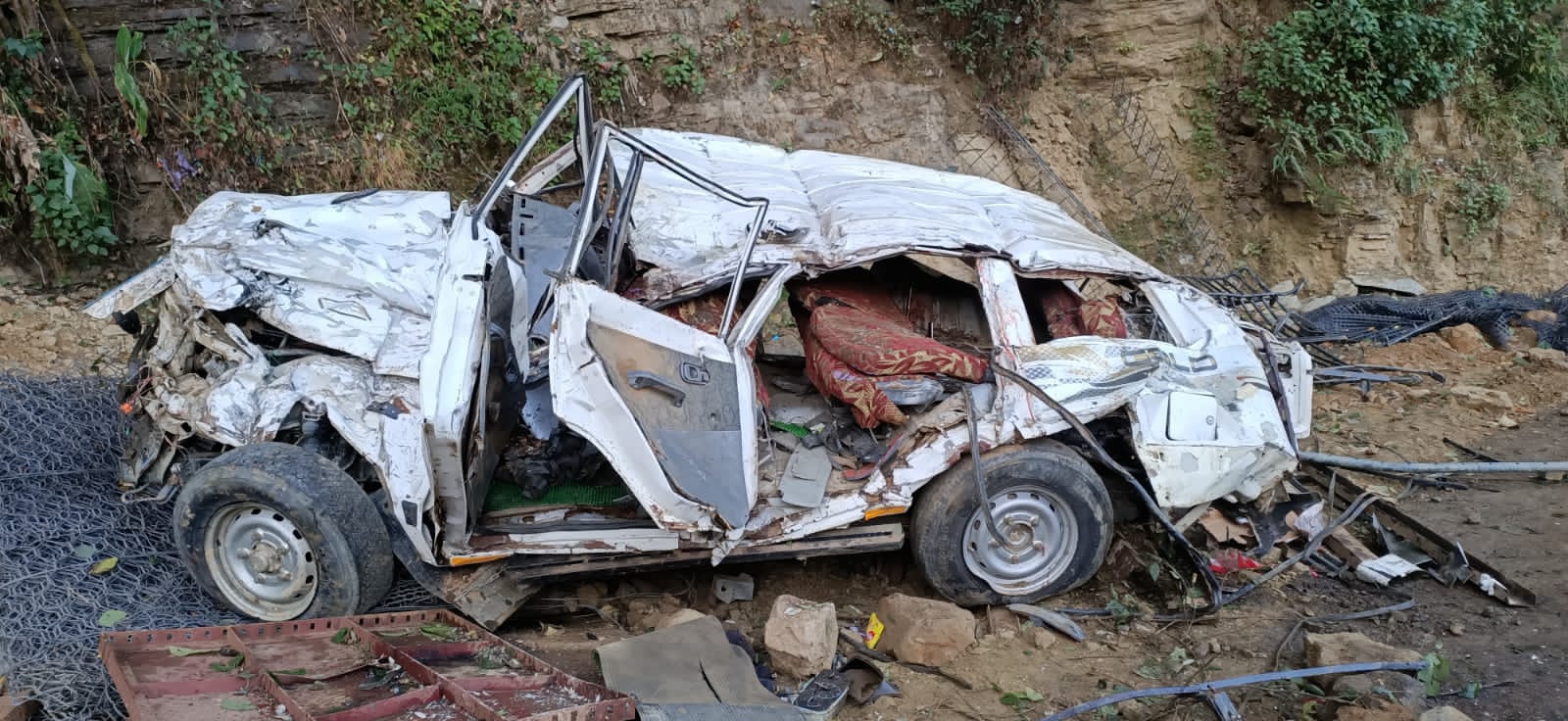 मिजोरम में कैब पर चट्टान गिरने से पांच मरे