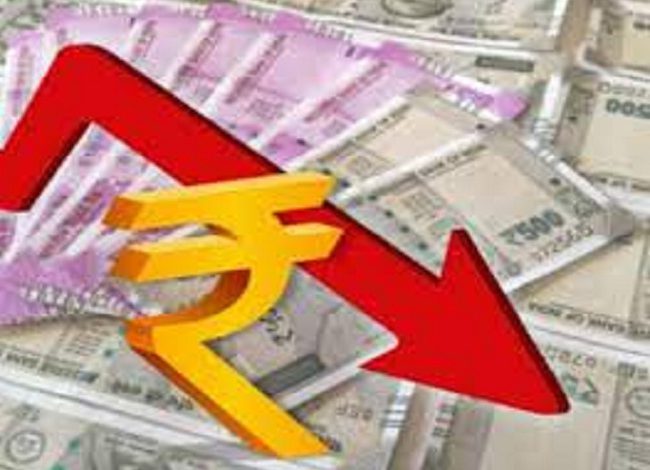 एशिया की सबसे कमजोर मुद्रा हो चुका है भारतीय रुपया
