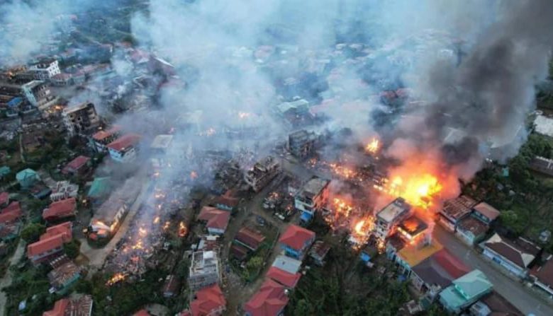म्यानमार सेना का सर्जिकल स्ट्राइक विद्रोहियों के शिविर पर हवाई हमला