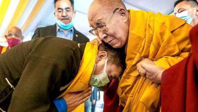 बौद्ध धर्मगुरु दलाई लामा ने खांडू को दिया आशीर्वाद