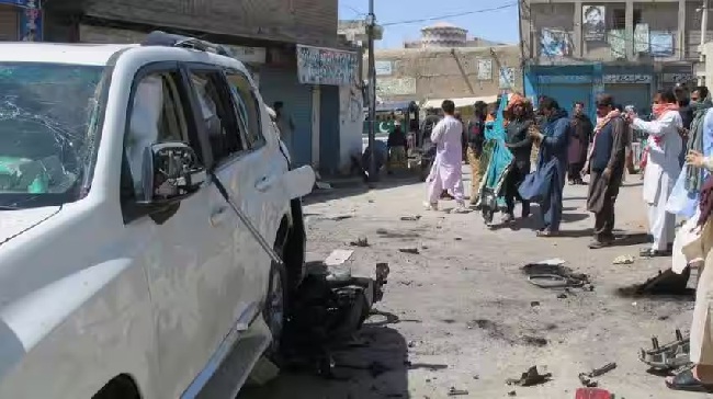 पाकिस्तान में बम धमाका , 28 लोगों की मौत , 70 घायल