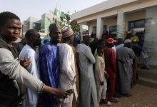 नाइजीरिया में नकदी की कमी से आम जनता नाराज