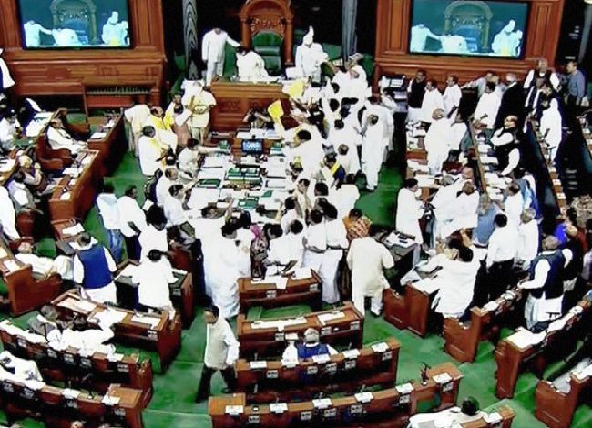 संसद के दोनों सदनों में अब भी गूंज रही हिंडनवर्ग की रिपोर्ट की गूंज