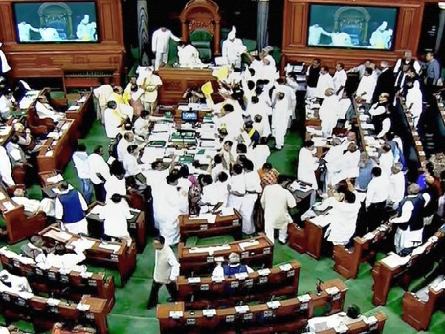 संसद के दोनों सदनों में अब भी गूंज रही हिंडनवर्ग की रिपोर्ट की गूंज