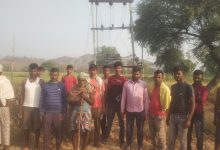 विधायक से ग्रामीणों ने की 63 केवीए के विद्युत ट्रांसफार्मर की मांग