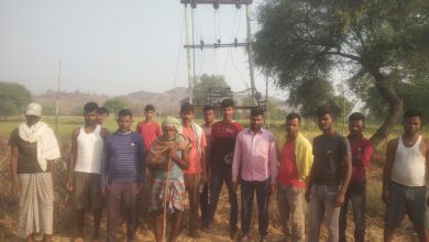 विधायक से ग्रामीणों ने की 63 केवीए के विद्युत ट्रांसफार्मर की मांग
