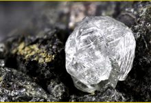 धरती के गर्भ में हीरा आखिर बनता कैसे है