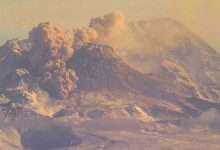 रूस के सुदूर पूर्व में ज्वालामुखी फटा राख हवा में 20 किलोमीटर तक ऊंची