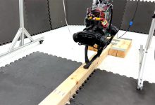 चार पैरों वाला रोबोट बीम पर चल सकता है, देखें वीडियो
