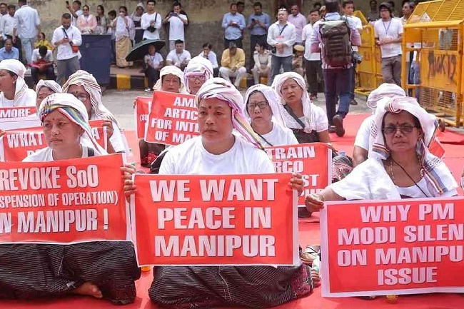 मोदी की चुप्पी के खिलाफ महिलाओं का उबाल दिल्ली तक