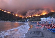 ग्रीस में दावानल की आग अब बेकाबू हालत में