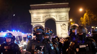 फ्रांस में बीस पुलिस स्टेशनों पर हमला 577 गाड़ियों में आगजनी