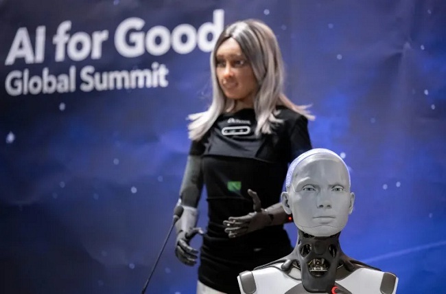 रोबोट का दावा किया वे इंसानों से बेहतर दुनिया चला सकते हैं