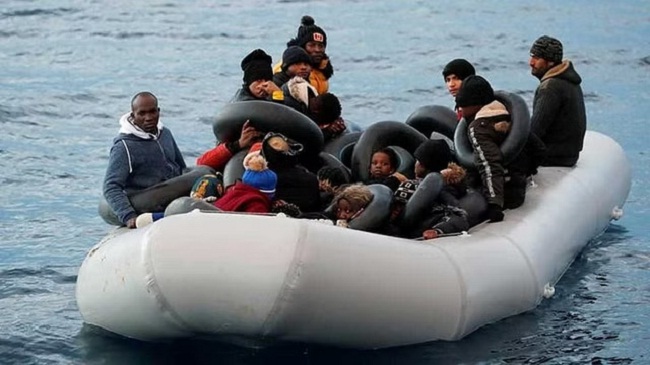 इटली के तट पर नाव डूबने से 41 प्रवासियों की मौत