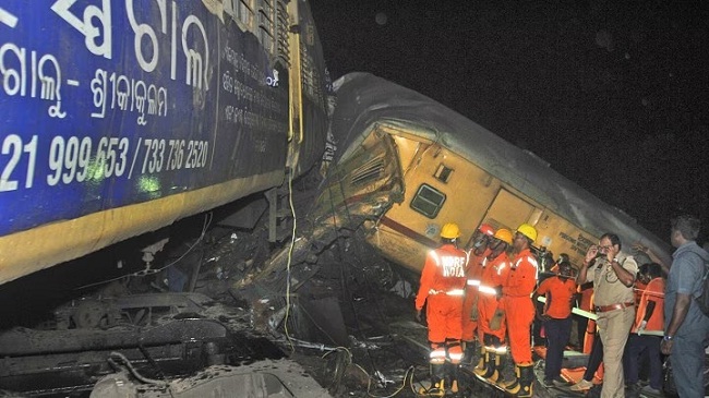 आंध्र प्रदेश में दो ट्रेनों की टक्कर में नौ मरे चालीस घायल