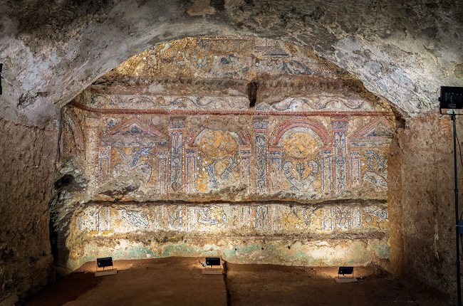 रोम की नीचे से तेइस सौ साल पुराना हॉल खोजा गया