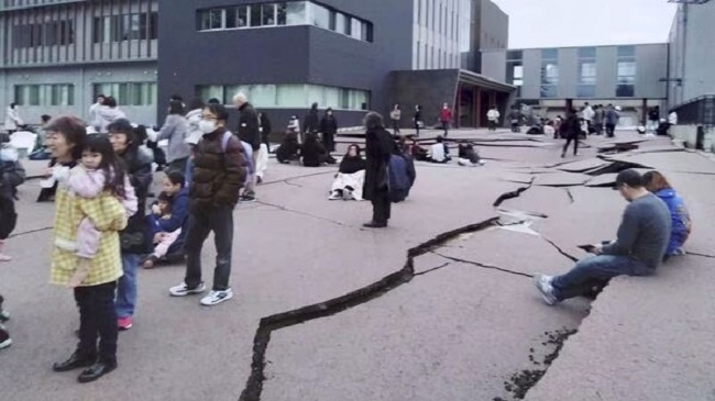 जापान में 7.5 के तेज भूकंप के बाद सूनामी