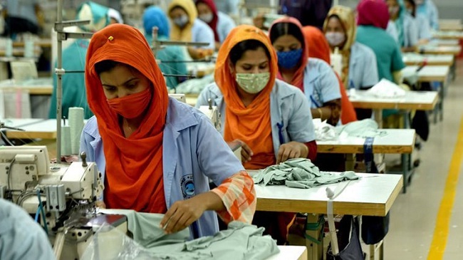 बांग्लादेश से पश्चिम को परिधान निर्यात गिर गया है