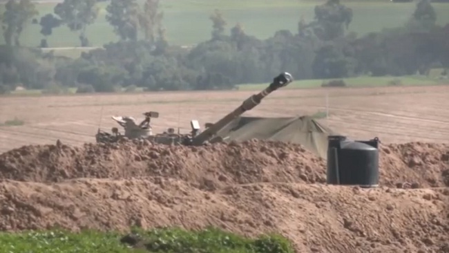 इजरायली सेना का हमला अब भी हमास के इलाकों में जारी