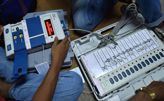 ईवीएम की चोरी से चुनाव आयोग आतंकित क्यों