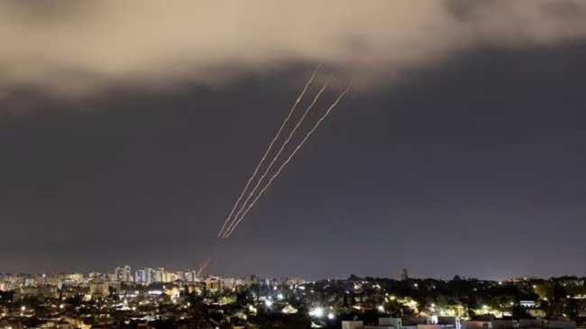 ईरान ने मार गिराए कई ड्रोन, अमेरिकी अधिकारियों को इजराइल पर शक