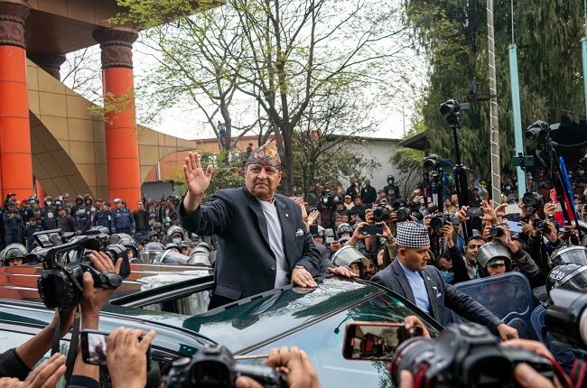 नेपाल के लोग अब राजतंत्र वापस चाहते हैं