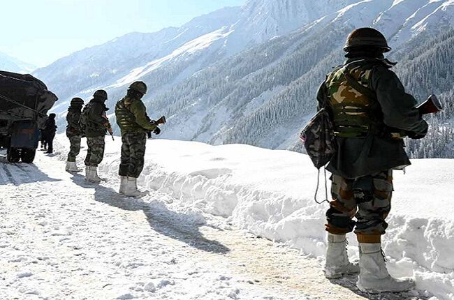 वास्तविक नियंत्रण रेखा के करीब सेना की गतिविधि