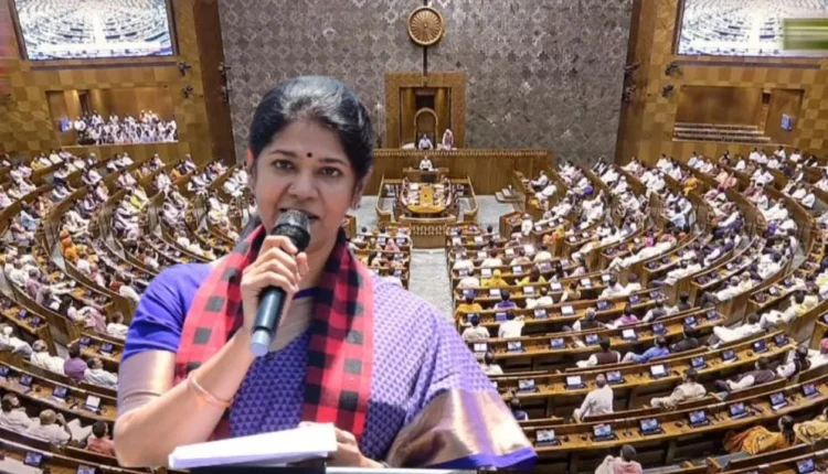द्रमुक ने कांग्रेस से अलग बैठने की मांग कर दी