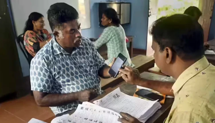 एसआईआर का खेल अब देश की राजधानी पर भी हावी