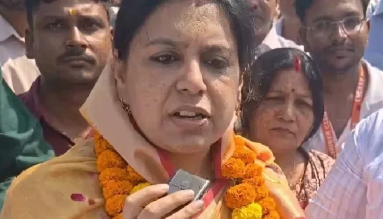 पूर्व आईएएस दिव्या मित्तल ने पार्टी बनायी